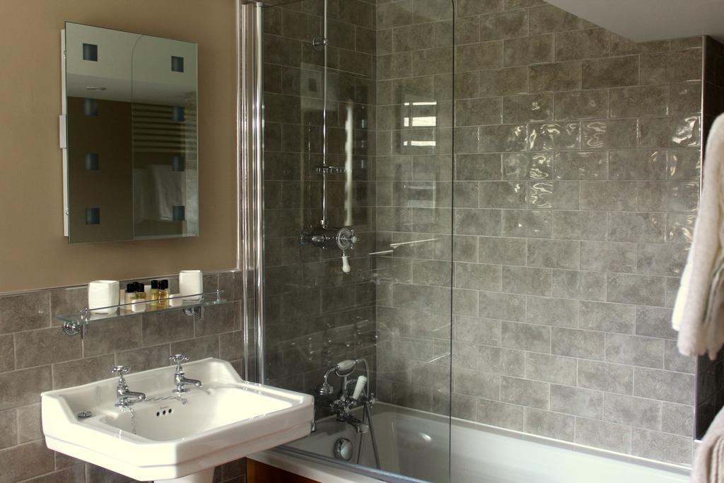Arkendale Blue Bell Country Inn מראה חיצוני תמונה